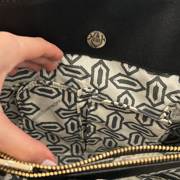 Barely worn purse. Amazing condition. - Picture 4 of 6